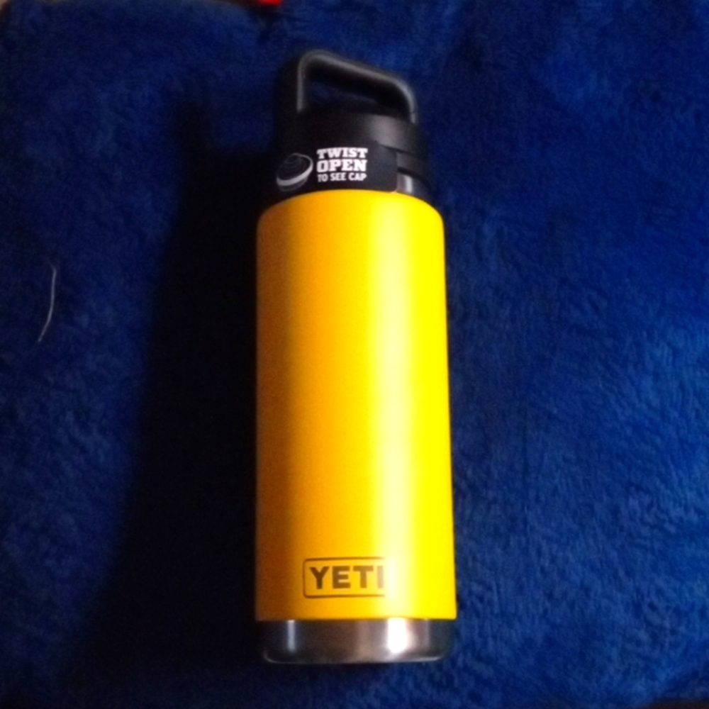 Yeti 26oz Rambler (yellow)